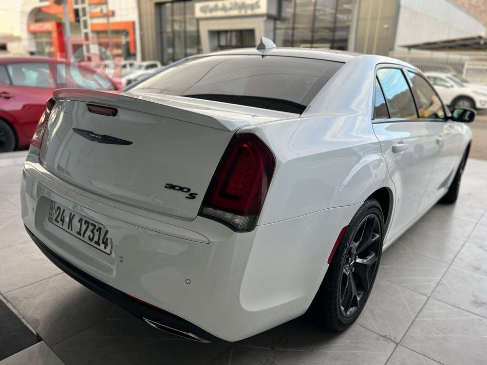 كرايسلر 300